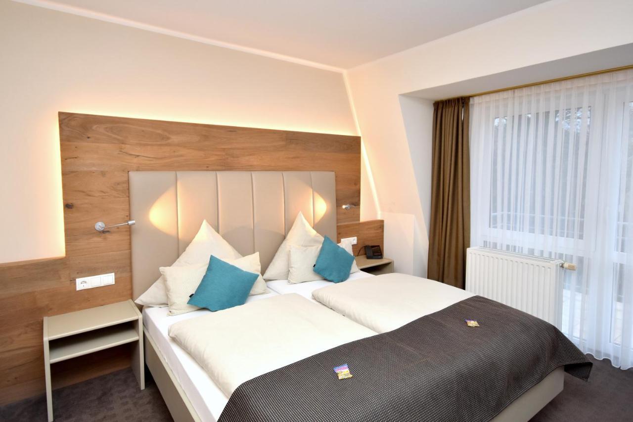 Hotel & Restaurant Zum Deutschen Hause Kirchhatten エクステリア 写真