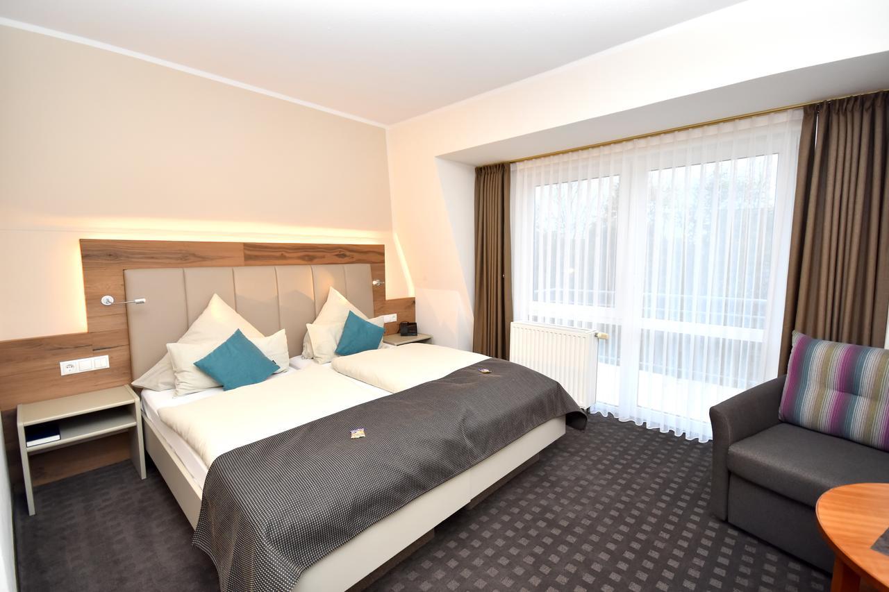 Hotel & Restaurant Zum Deutschen Hause Kirchhatten エクステリア 写真