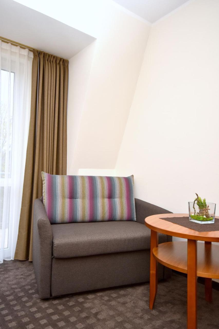 Hotel & Restaurant Zum Deutschen Hause Kirchhatten エクステリア 写真