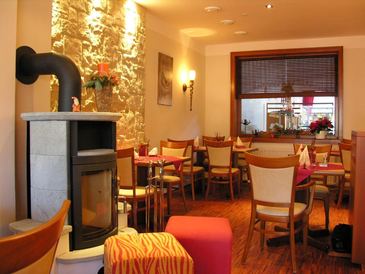 Hotel & Restaurant Zum Deutschen Hause Kirchhatten エクステリア 写真